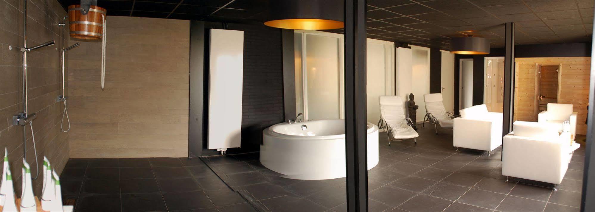 Hotel Het Raedthuys Sint-Maartensdijk Bagian luar foto